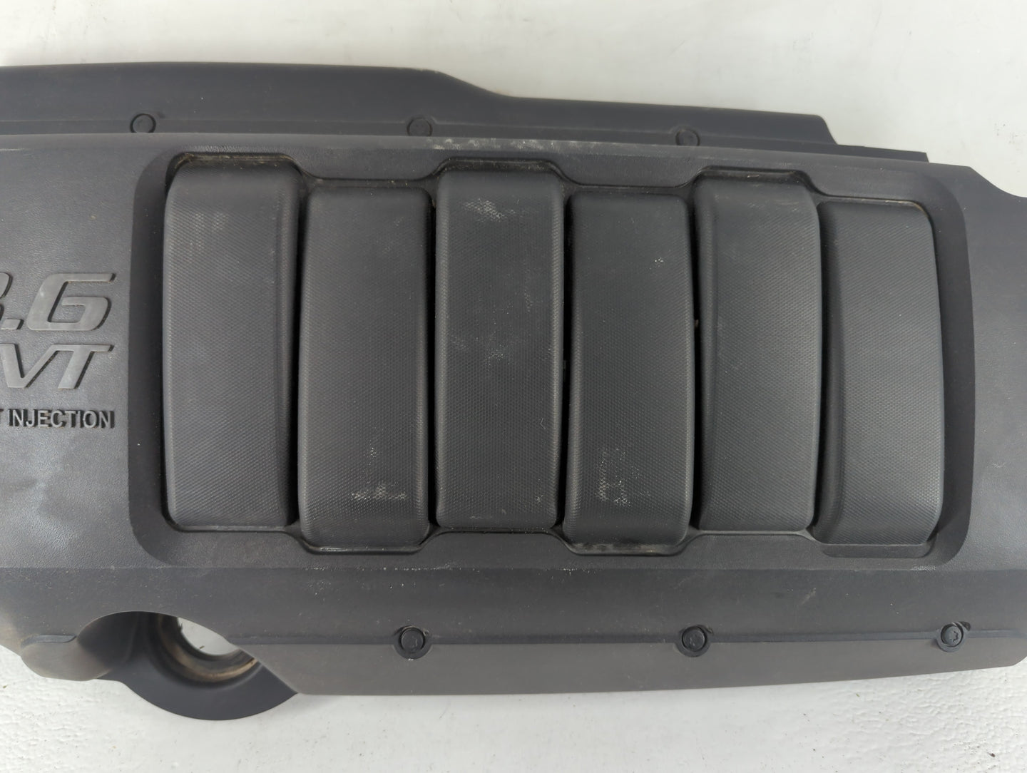 2014 Chevrolet Traverse Engine Cover - Oemusedautoparts1.com