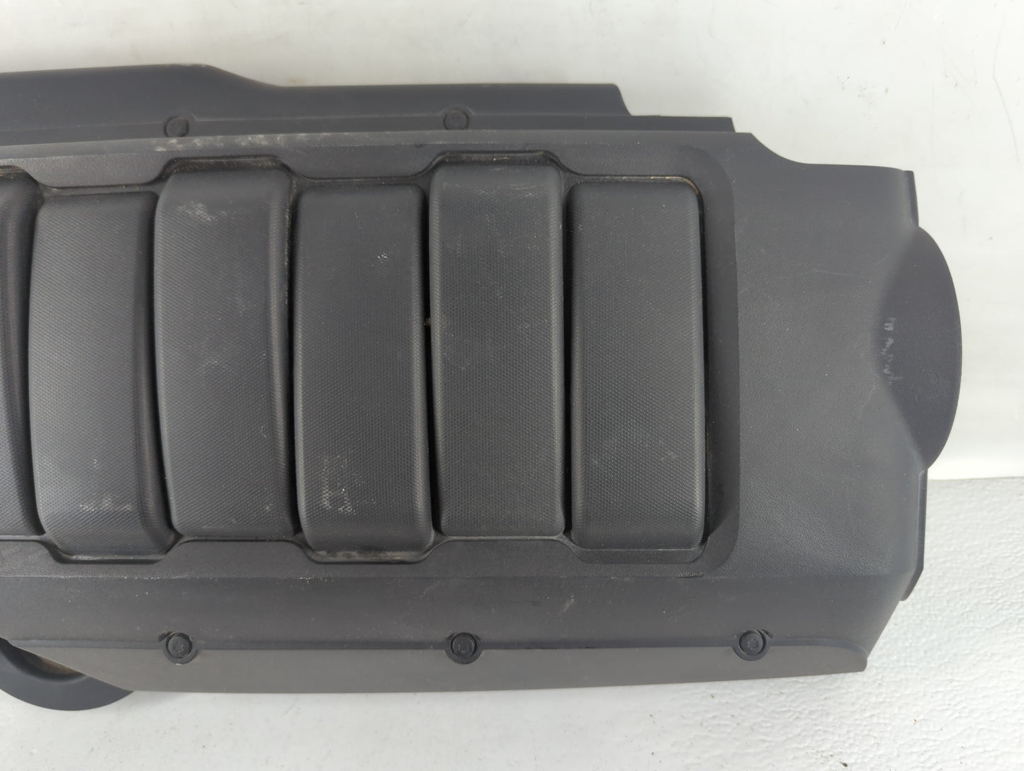 2014 Chevrolet Traverse Engine Cover - Oemusedautoparts1.com