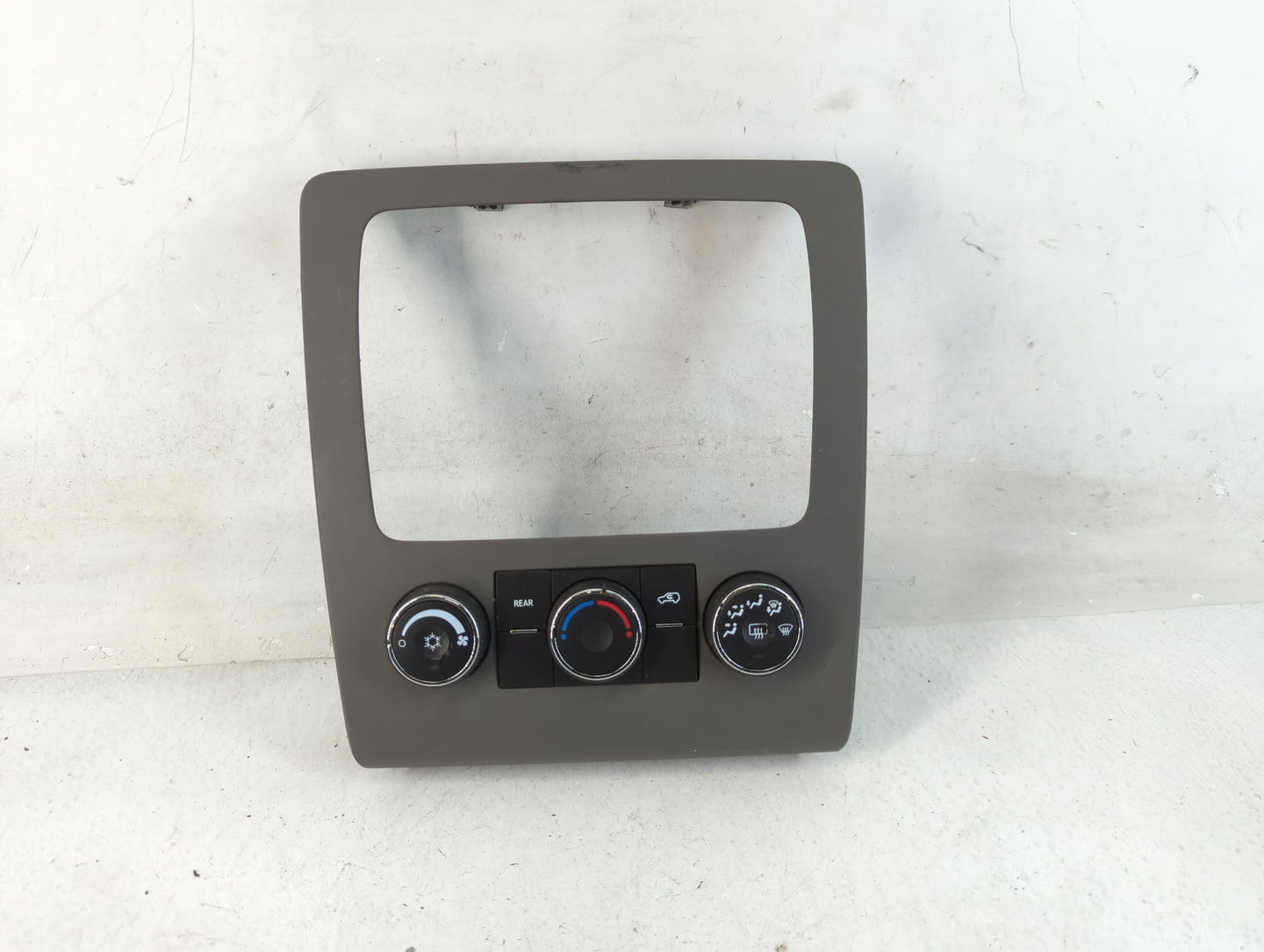 2013-2017 Chevrolet Traverse Climate Control Module Temperature AC/Heater Replacement P/N:22969802 Fits OEM Used Auto Parts 