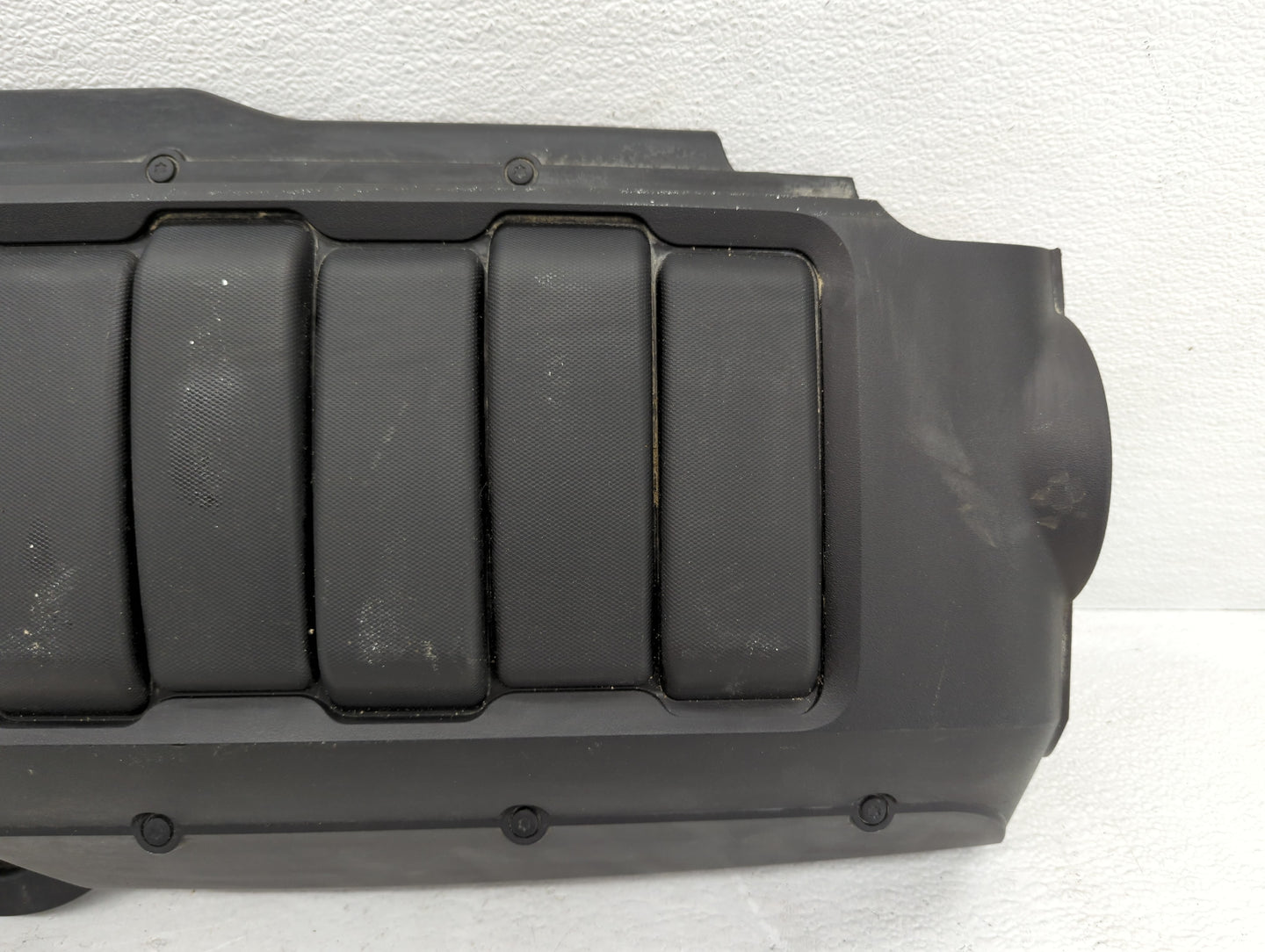 2014 Chevrolet Traverse Engine Cover - Oemusedautoparts1.com