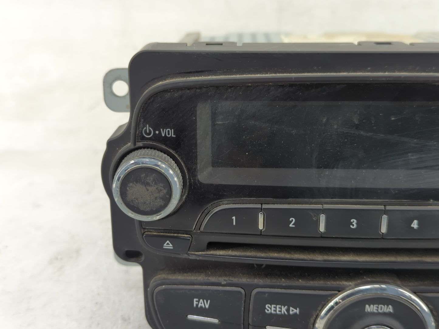 2014 Chevrolet Trax Radio AM FM Cd Player Receiver Replacement P/N:95369860 Fits OEM Used Auto Parts - Oemusedautoparts1.com