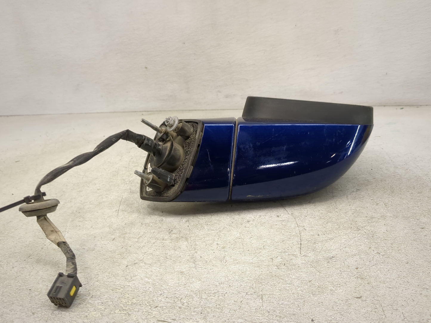 2013-2014 Chevrolet Trax Driver Side View Mirror - Left Door Mirror OEM Used - Oemusedautoparts1.com