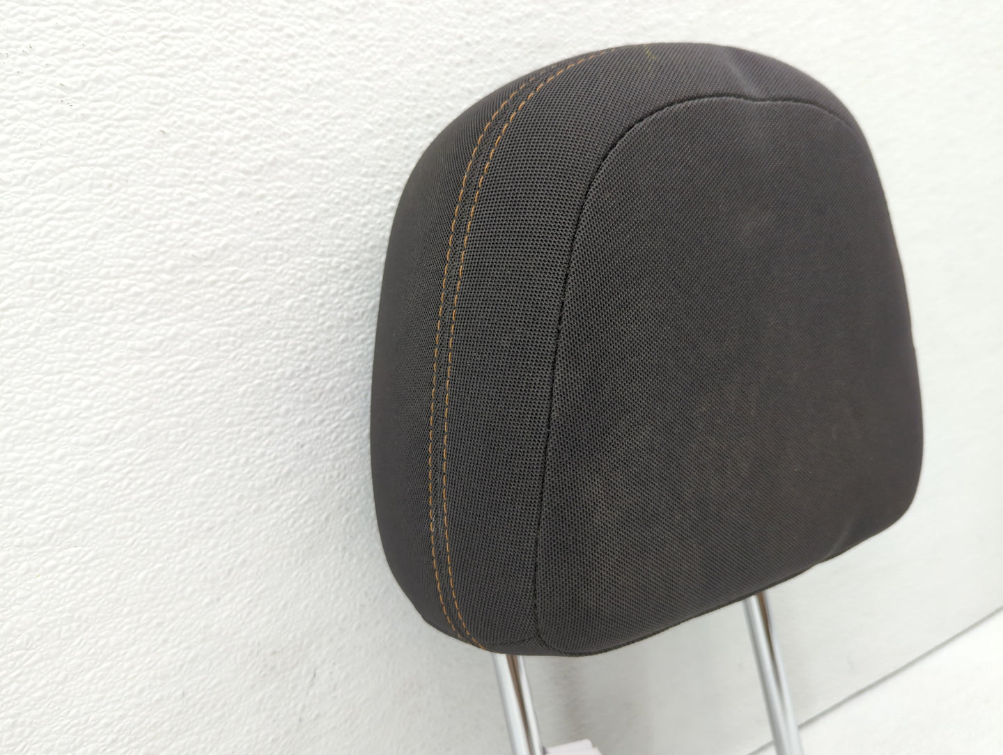 2013-2014 Chevrolet Trax Headrest Head Rest Front Driver Passenger Seat - Oemusedautoparts1.com