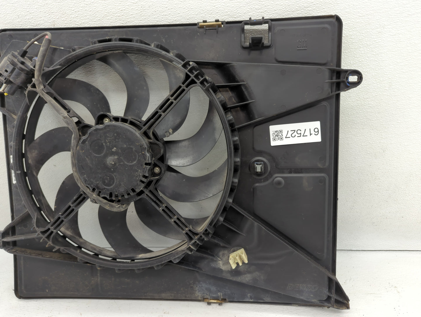 2014-2021 Chevrolet Trax Left Radiator Fan Motor Assembly - Oemusedautoparts1.com