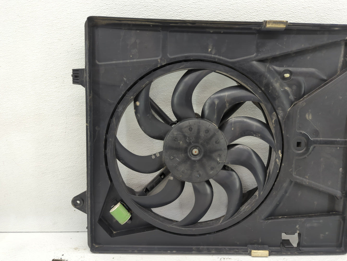 2014-2021 Chevrolet Trax Left Radiator Fan Motor Assembly - Oemusedautoparts1.com