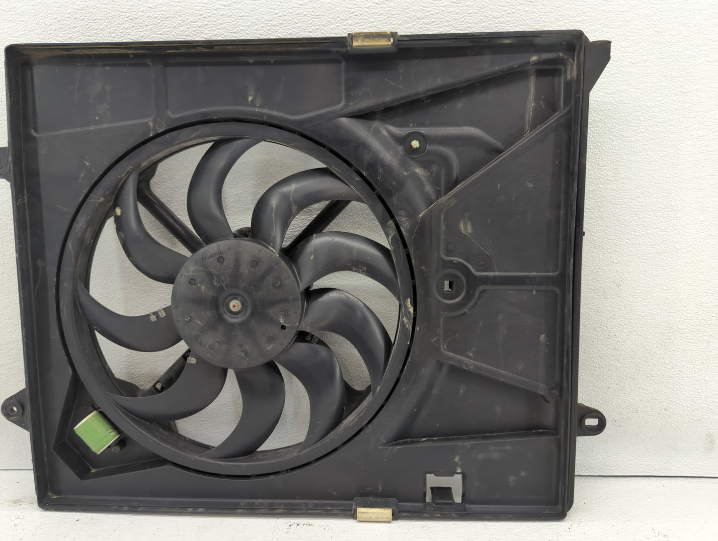 2014-2021 Chevrolet Trax Left Radiator Fan Motor Assembly - Oemusedautoparts1.com