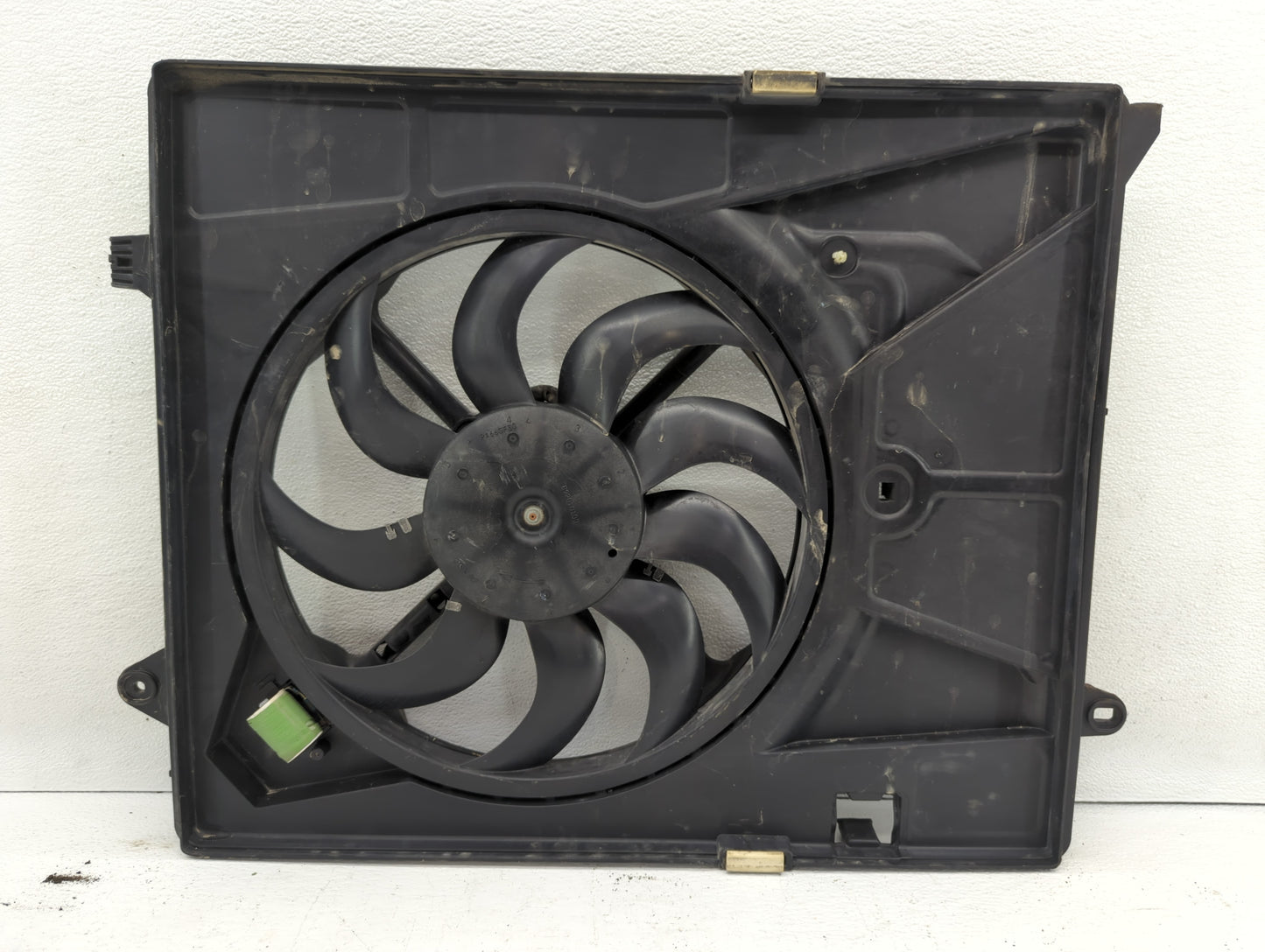 2014-2021 Chevrolet Trax Left Radiator Fan Motor Assembly - Oemusedautoparts1.com