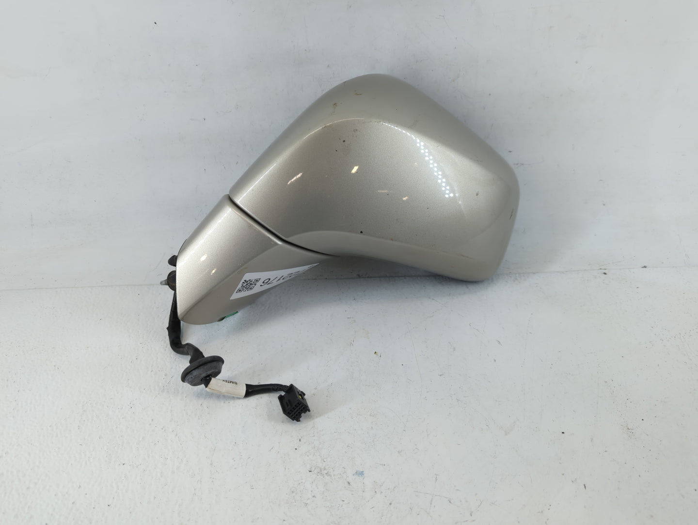 2013-2014 Chevrolet Trax Driver Side View Mirror - Left Door Mirror OEM Used - Oemusedautoparts1.com