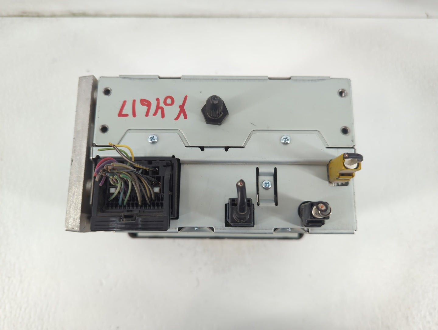 2013-2014 Chevrolet Trax Radio AM FM Cd Player Receiver Replacement P/N:95369859 Fits Fits 2013 2014 OEM Used Auto Parts - O