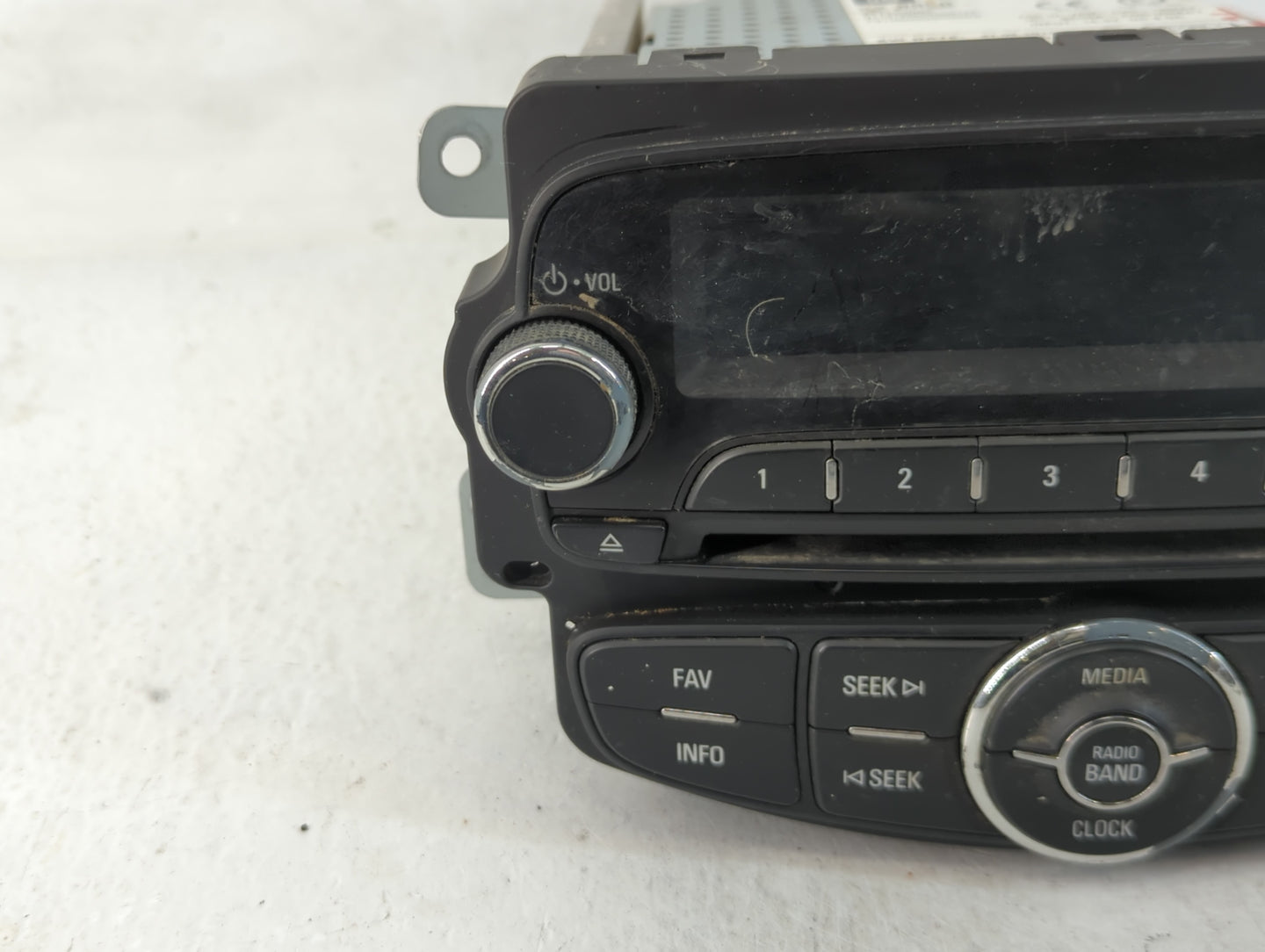 2014 Chevrolet Trax Radio AM FM Cd Player Receiver Replacement P/N:95369860 Fits OEM Used Auto Parts - Oemusedautoparts1.com