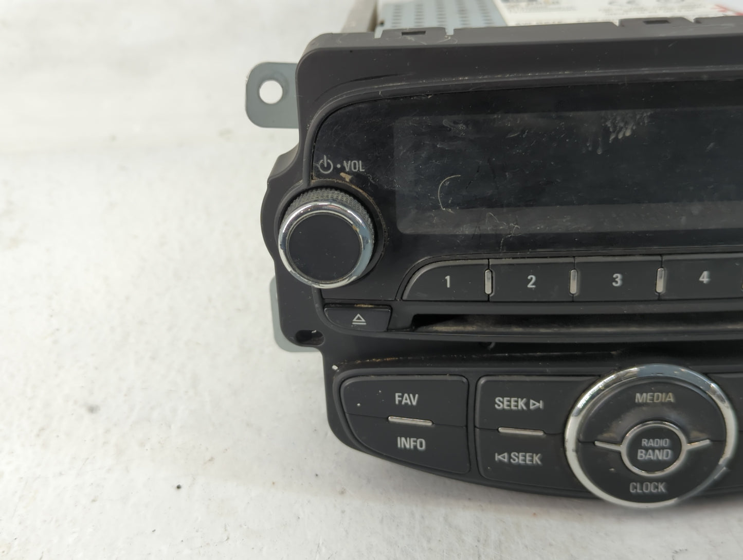 2014 Chevrolet Trax Radio AM FM Cd Player Receiver Replacement P/N:95369860 Fits OEM Used Auto Parts - Oemusedautoparts1.com