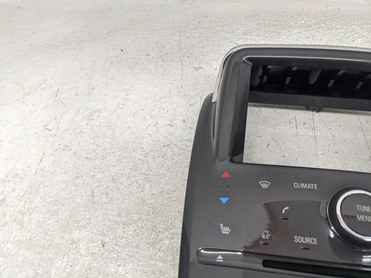 2013-2015 Chevrolet Volt Radio Control Panel - Oemusedautoparts1.com