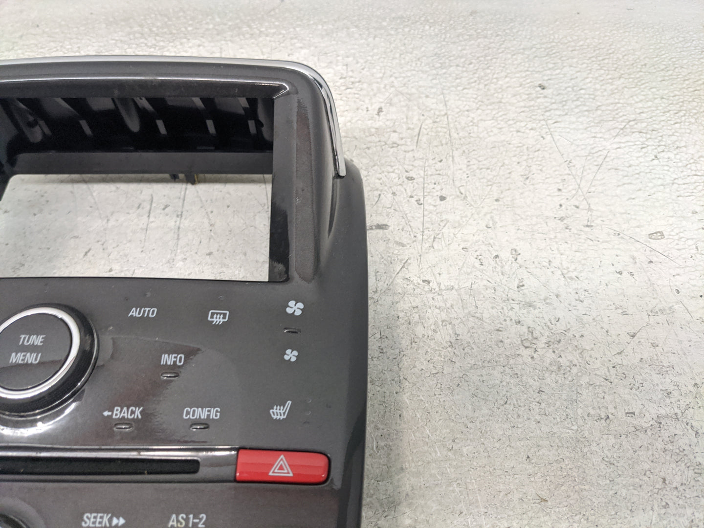 2013-2015 Chevrolet Volt Radio Control Panel - Oemusedautoparts1.com