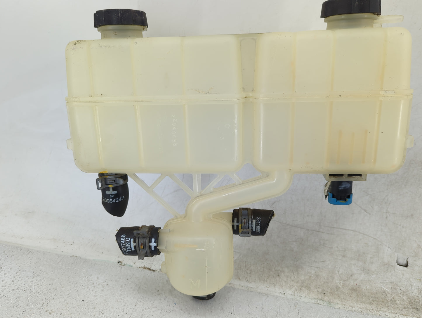 2014-2015 Chevrolet Volt Radiator Coolant Overflow Expansion Tank Bottle - Oemusedautoparts1.com