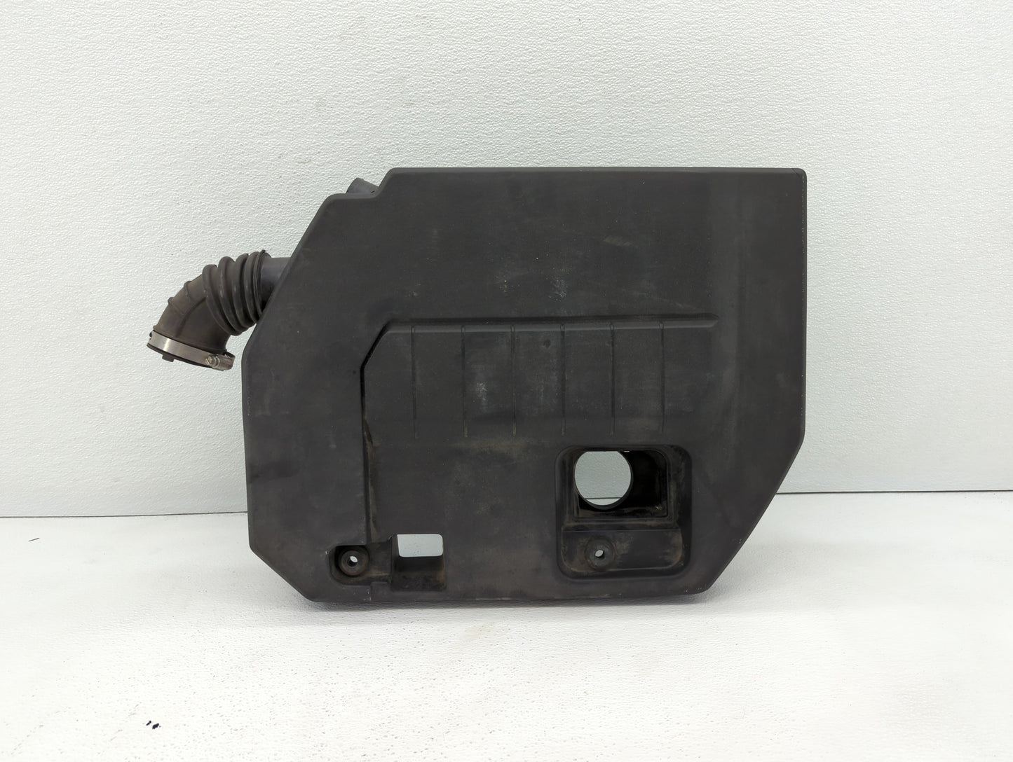 2014 Chevrolet Volt Engine Cover - Oemusedautoparts1.com