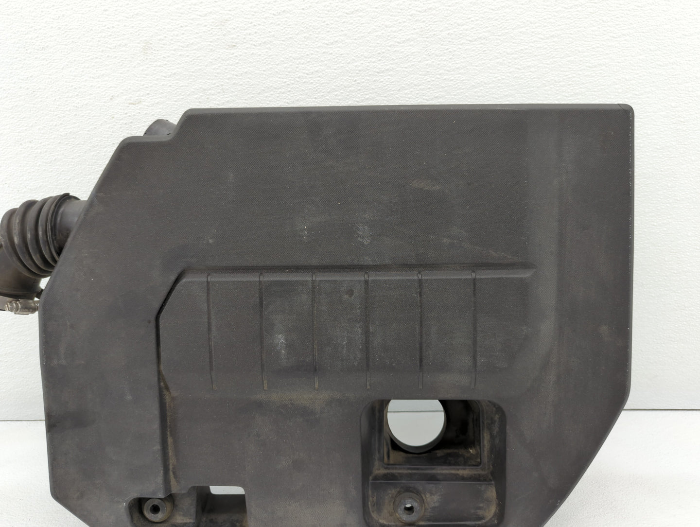 2014 Chevrolet Volt Engine Cover - Oemusedautoparts1.com