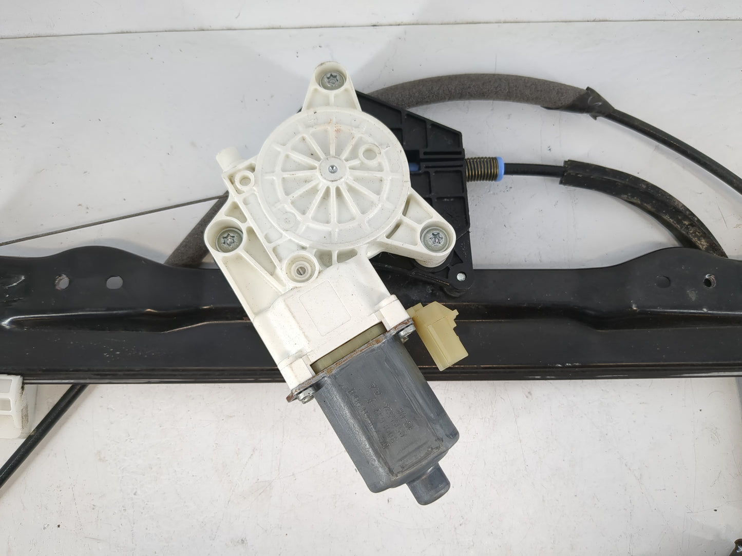2011-2014 Chrysler 200 Used Window Regulator Passenger Front - Oemusedautoparts1.com