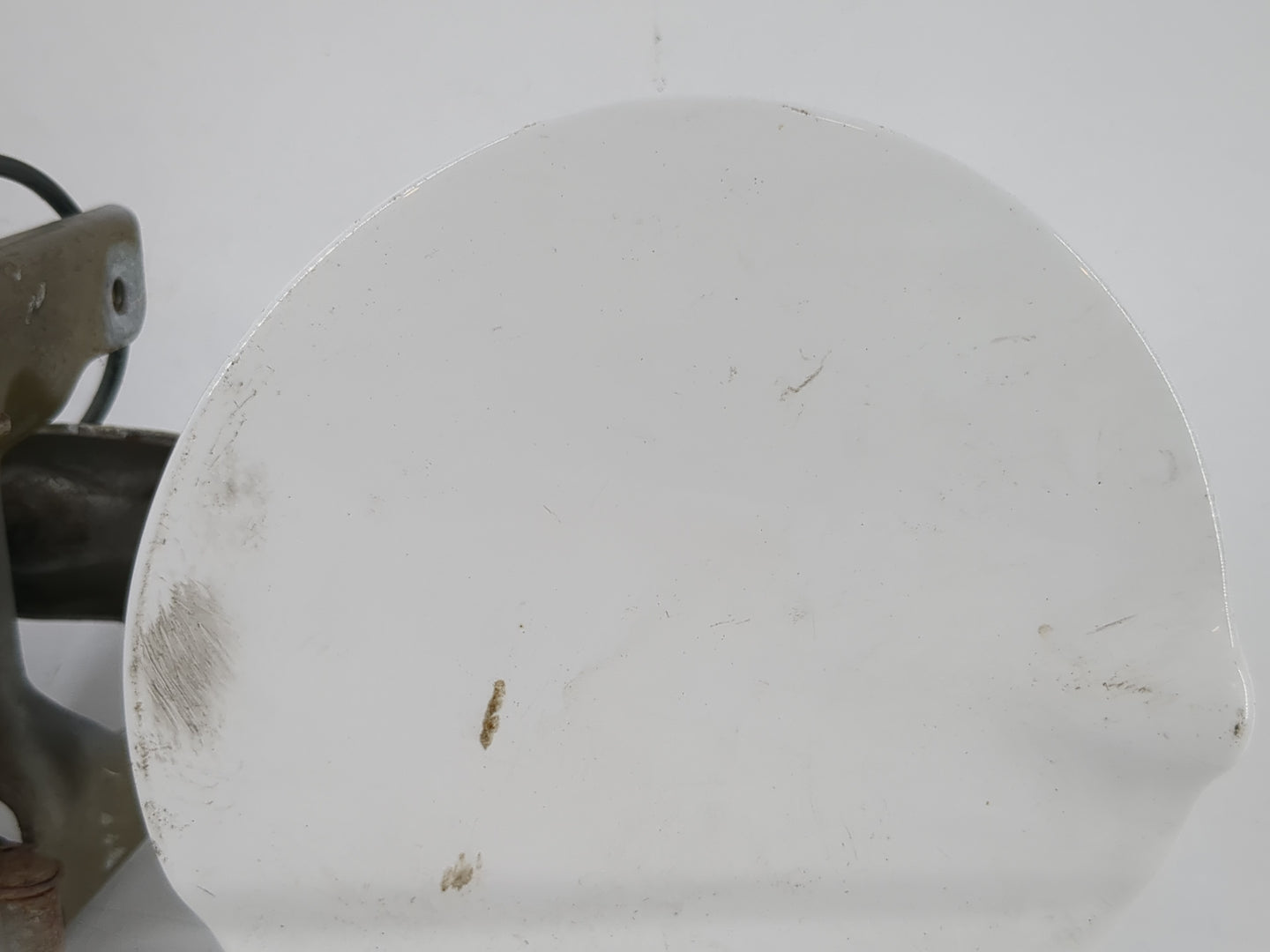 Chrysler 200 Fuel Tank Door Lid Gas Tank White - Oemusedautoparts1.com
