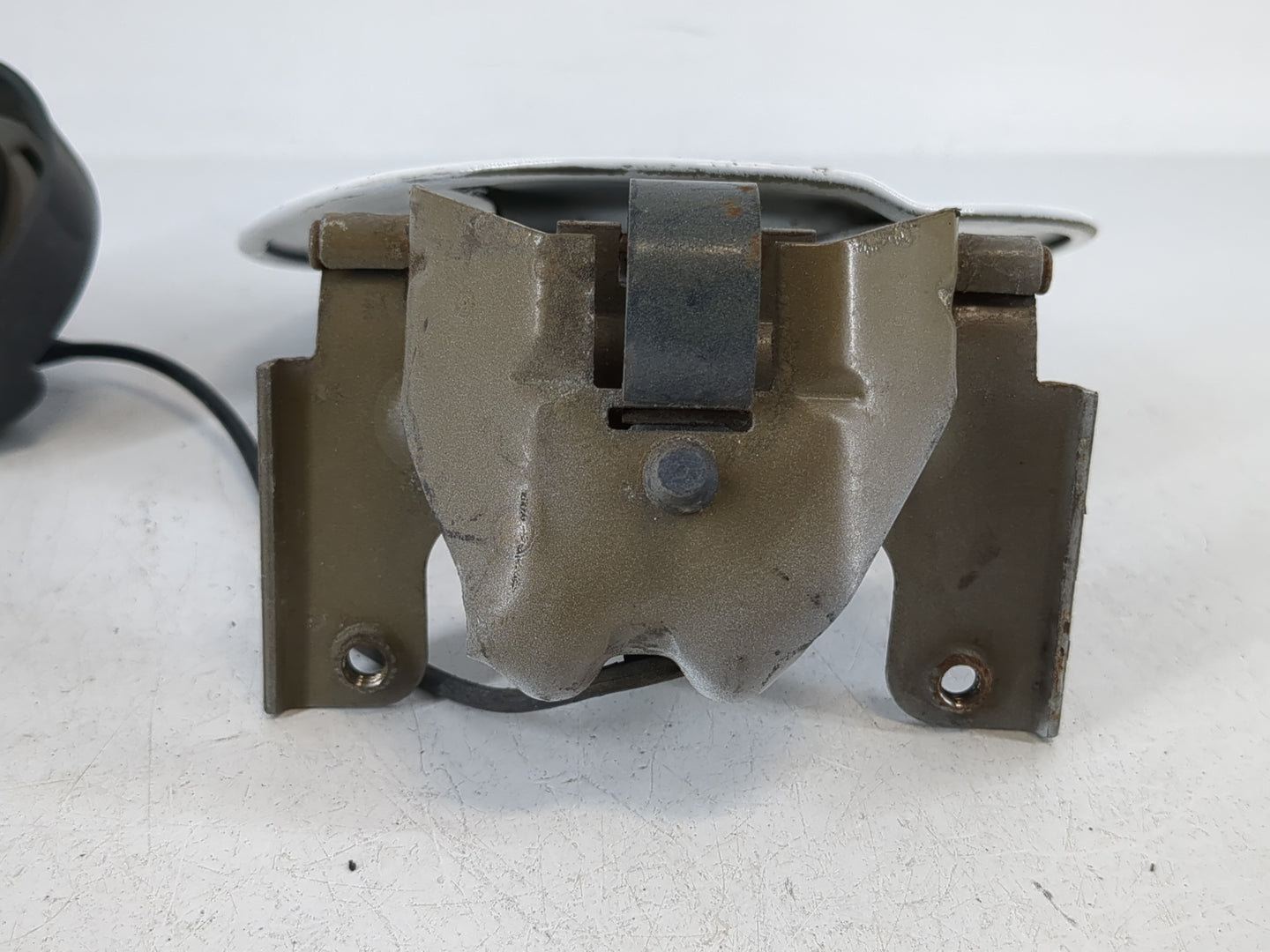 Chrysler 200 Fuel Tank Door Lid Gas Tank White - Oemusedautoparts1.com