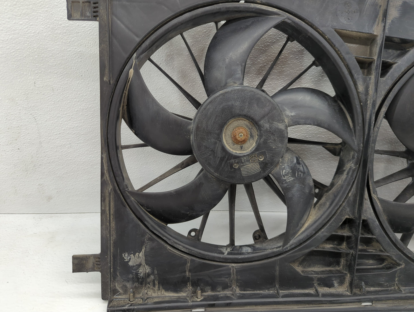 2014 Chrysler 200 Electric Radiator Cooling Fan Motor Assembly - Oemusedautoparts1.com