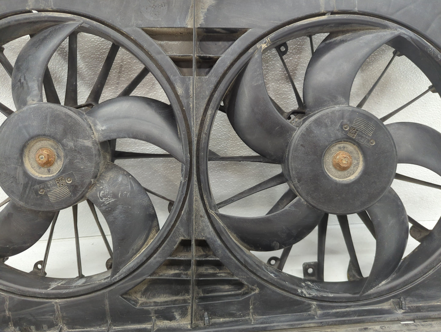 2014 Chrysler 200 Electric Radiator Cooling Fan Motor Assembly - Oemusedautoparts1.com