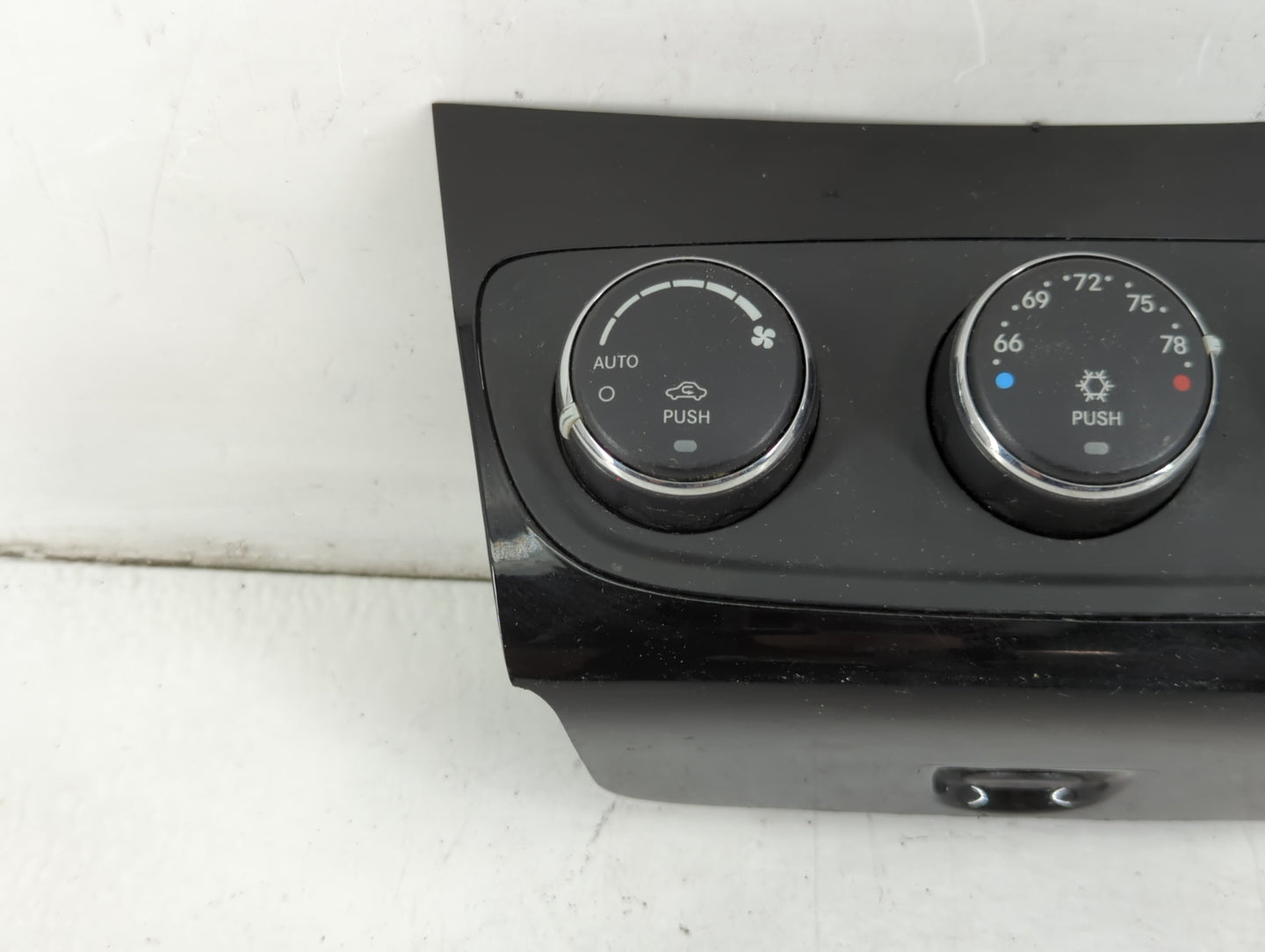 2014 Chrysler 200 Climate Control Module Temperature AC/Heater Replacement P/N:P55111888AI Fits OEM Used Auto Parts - Oemuse