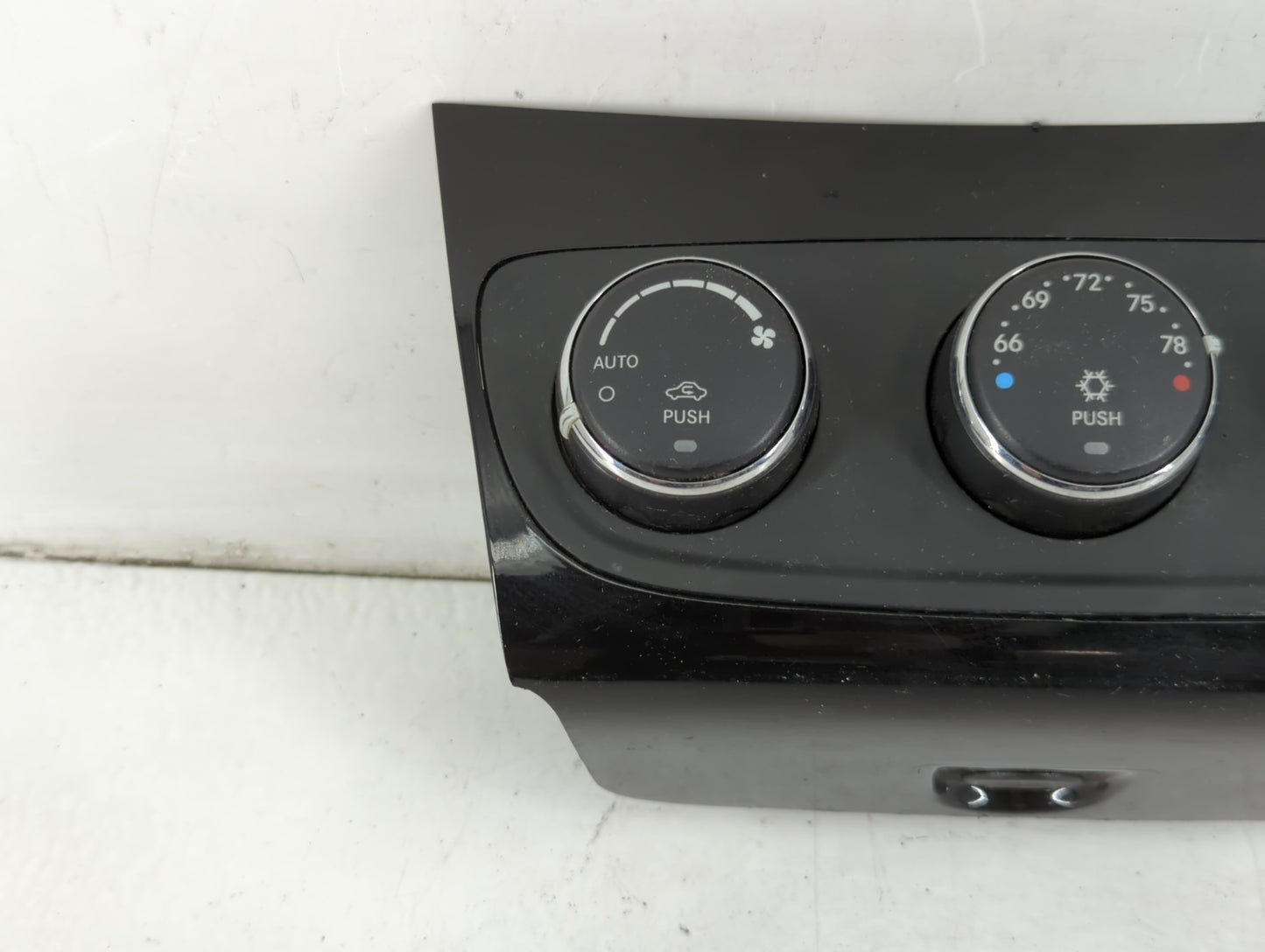 2014 Chrysler 200 Climate Control Module Temperature AC/Heater Replacement P/N:P55111888AI Fits OEM Used Auto Parts - Oemuse