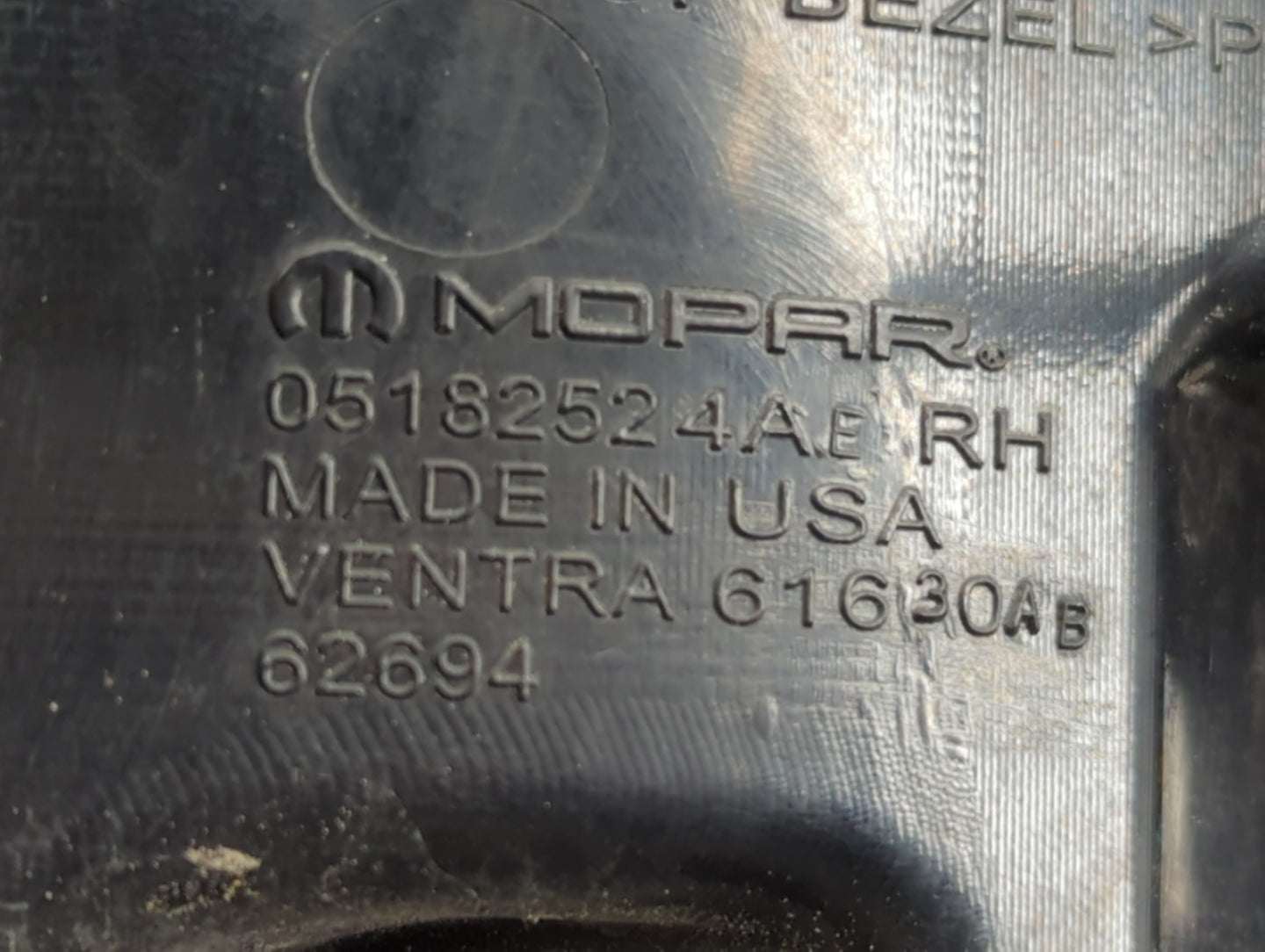 2014 Chrysler 200 Tail Light Assembly Passenger Right OEM P/N:05182524AE Fits OEM Used Auto Parts - Oemusedautoparts1.com