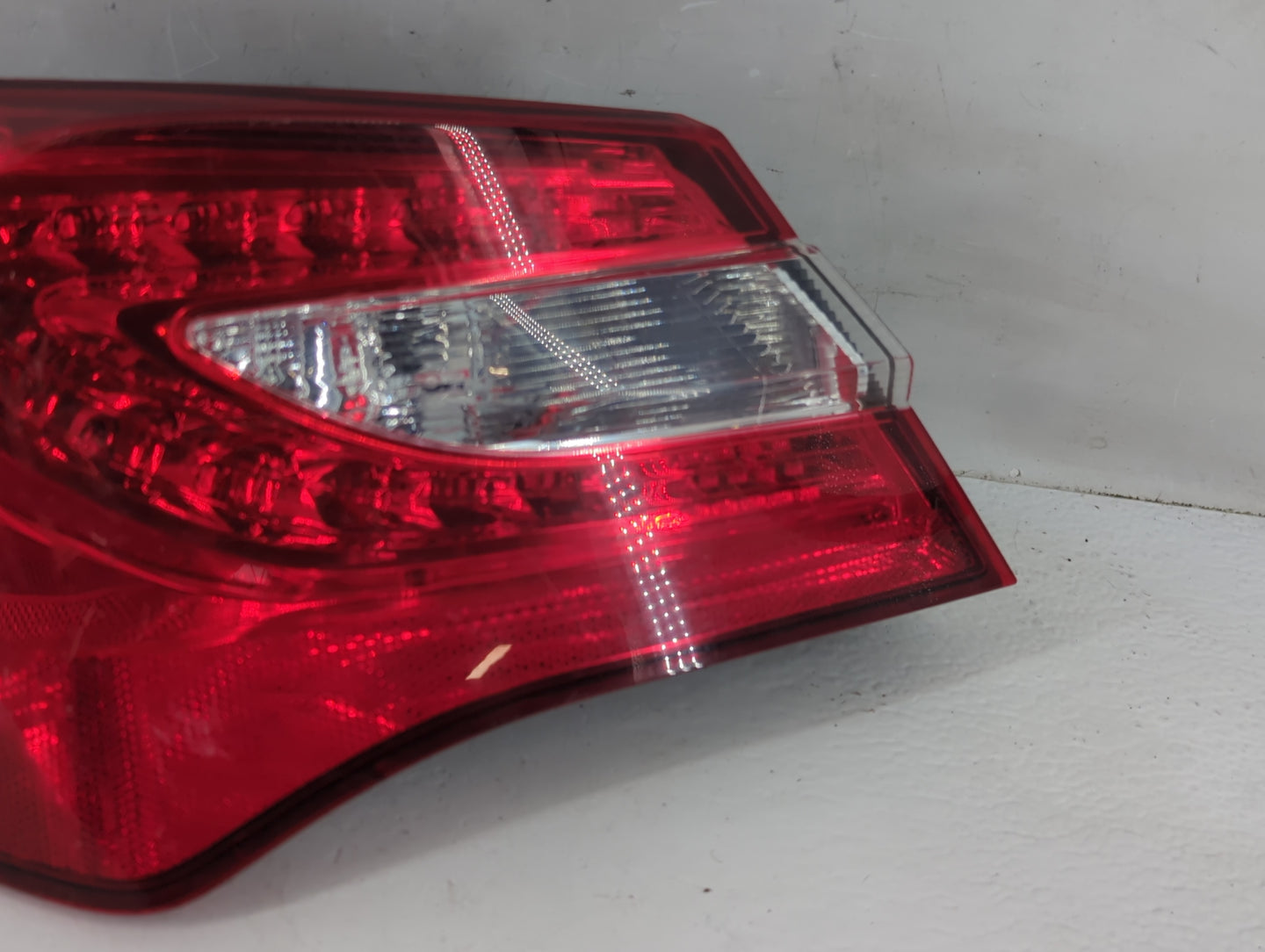 2014 Chrysler 200 Tail Light Assembly Driver Left OEM P/N:05182524AE Fits OEM Used Auto Parts - Oemusedautoparts1.com