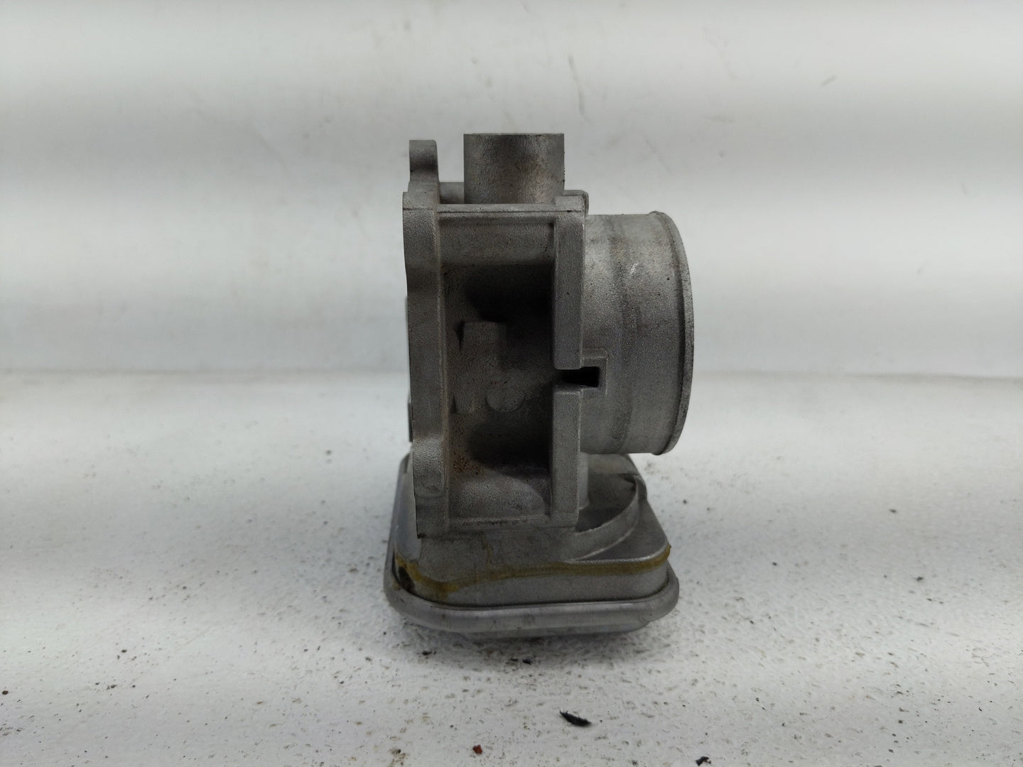 2014 Chrysler 200 Throttle Body Fits OEM Used Auto Parts - Oemusedautoparts1.com