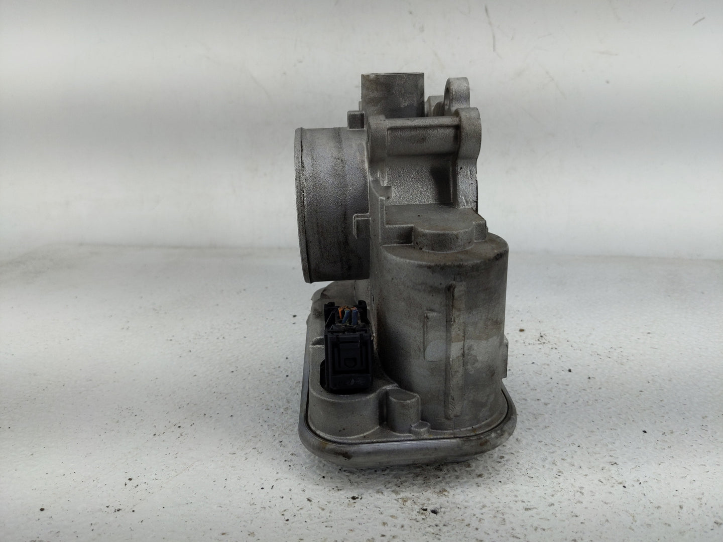 2014 Chrysler 200 Throttle Body Fits OEM Used Auto Parts - Oemusedautoparts1.com