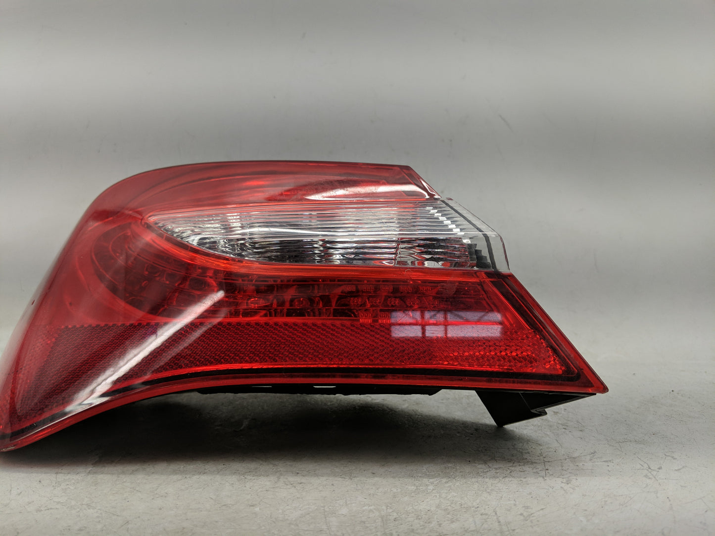 2014 Chrysler 200 Tail Light Assembly Driver Left OEM Fits OEM Used Auto Parts - Oemusedautoparts1.com