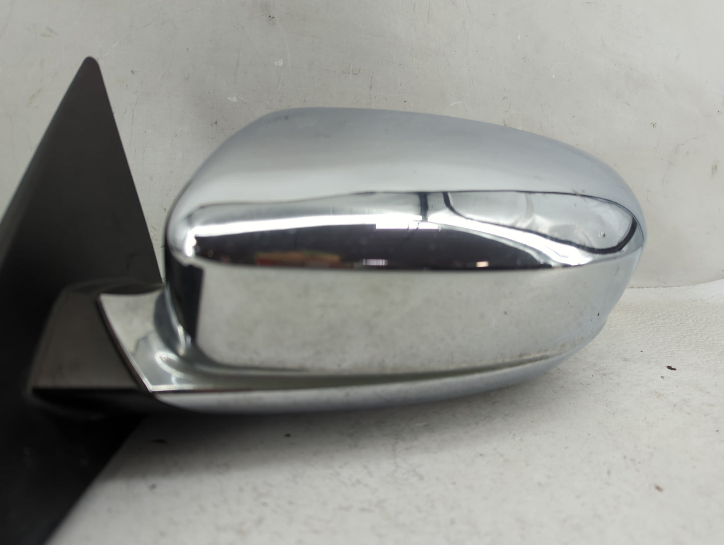 2011-2014 Chrysler 200 Driver Side View Mirror - Left Door Mirror OEM Used - Oemusedautoparts1.com