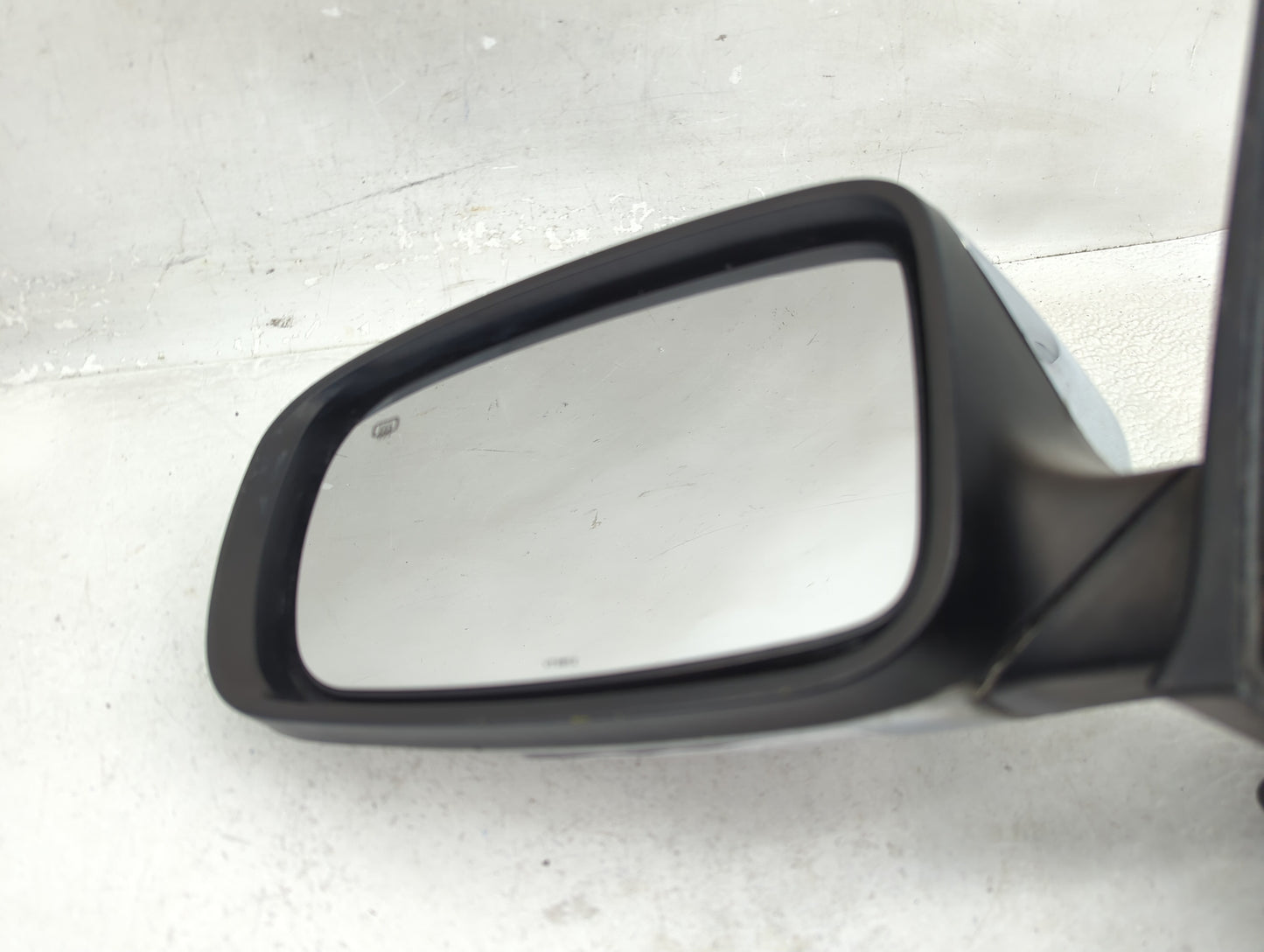 2011-2014 Chrysler 200 Driver Side View Mirror - Left Door Mirror OEM Used - Oemusedautoparts1.com