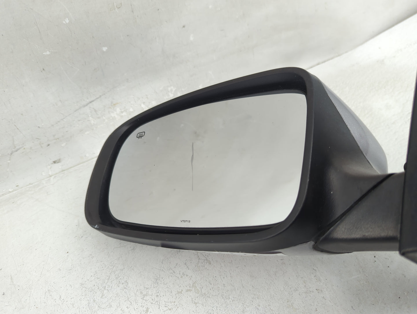 2011-2014 Chrysler 200 Driver Side View Mirror - Left Door Mirror OEM Used - Oemusedautoparts1.com
