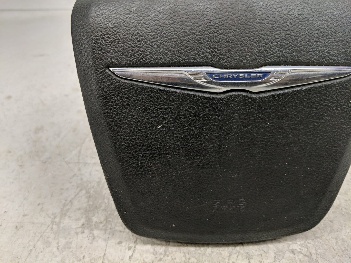 2011-2014 Chrysler 200 Air Bag Driver Left Steering Wheel Mounted P/N:P1TV56DX9AD Fits Fits 2011 2012 2013 2014 OEM Used Aut