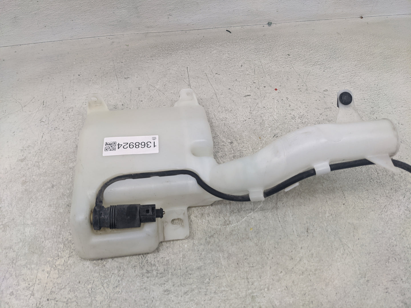 2011-2014 Chrysler 200 Windshield Washer Fluid Reservoir Bottle Oem - Oemusedautoparts1.com