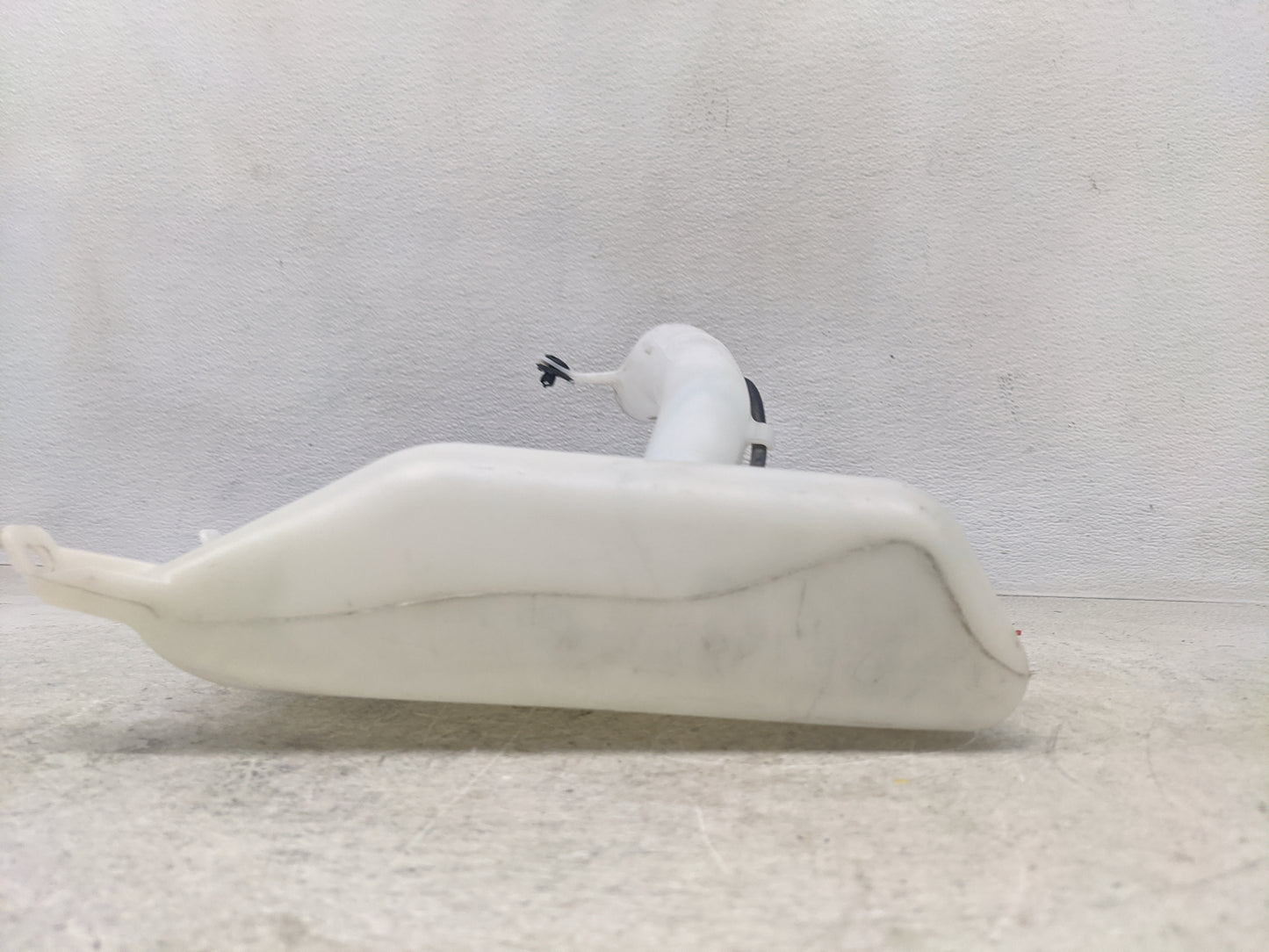 2011-2014 Chrysler 200 Windshield Washer Fluid Reservoir Bottle Oem - Oemusedautoparts1.com
