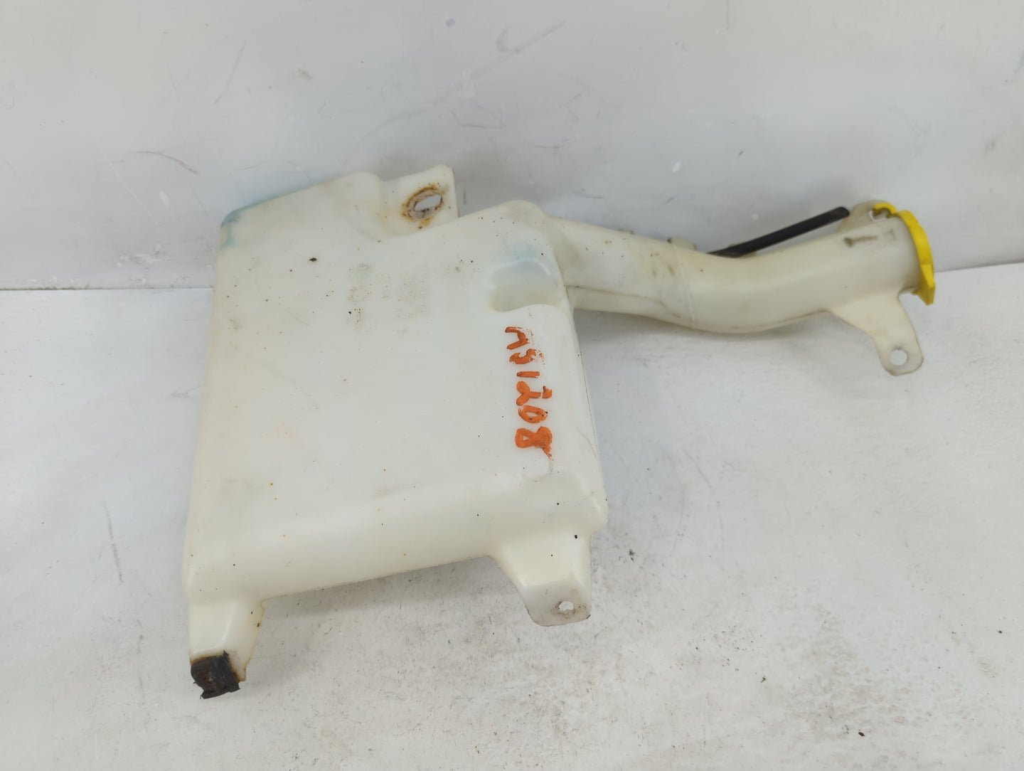 2011-2014 Chrysler 200 Windshield Washer Fluid Reservoir Bottle Oem - Oemusedautoparts1.com