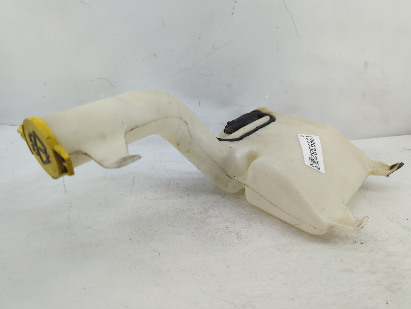 2011-2014 Chrysler 200 Windshield Washer Fluid Reservoir Bottle Oem - Oemusedautoparts1.com