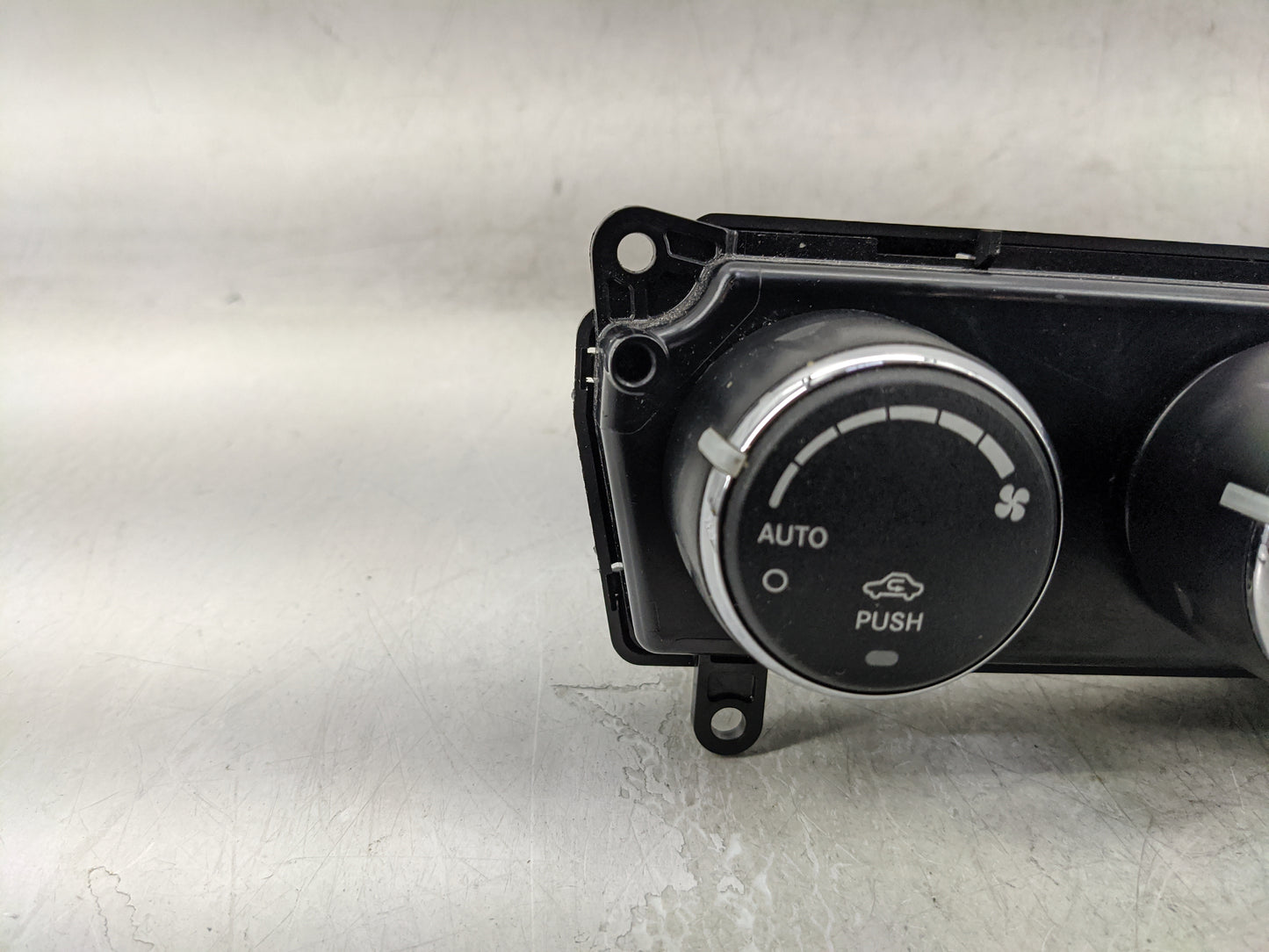 2011-2014 Chrysler 200 Climate Control Module Temperature AC/Heater Replacement P/N:P55111888AI Fits OEM Used Auto Parts - O