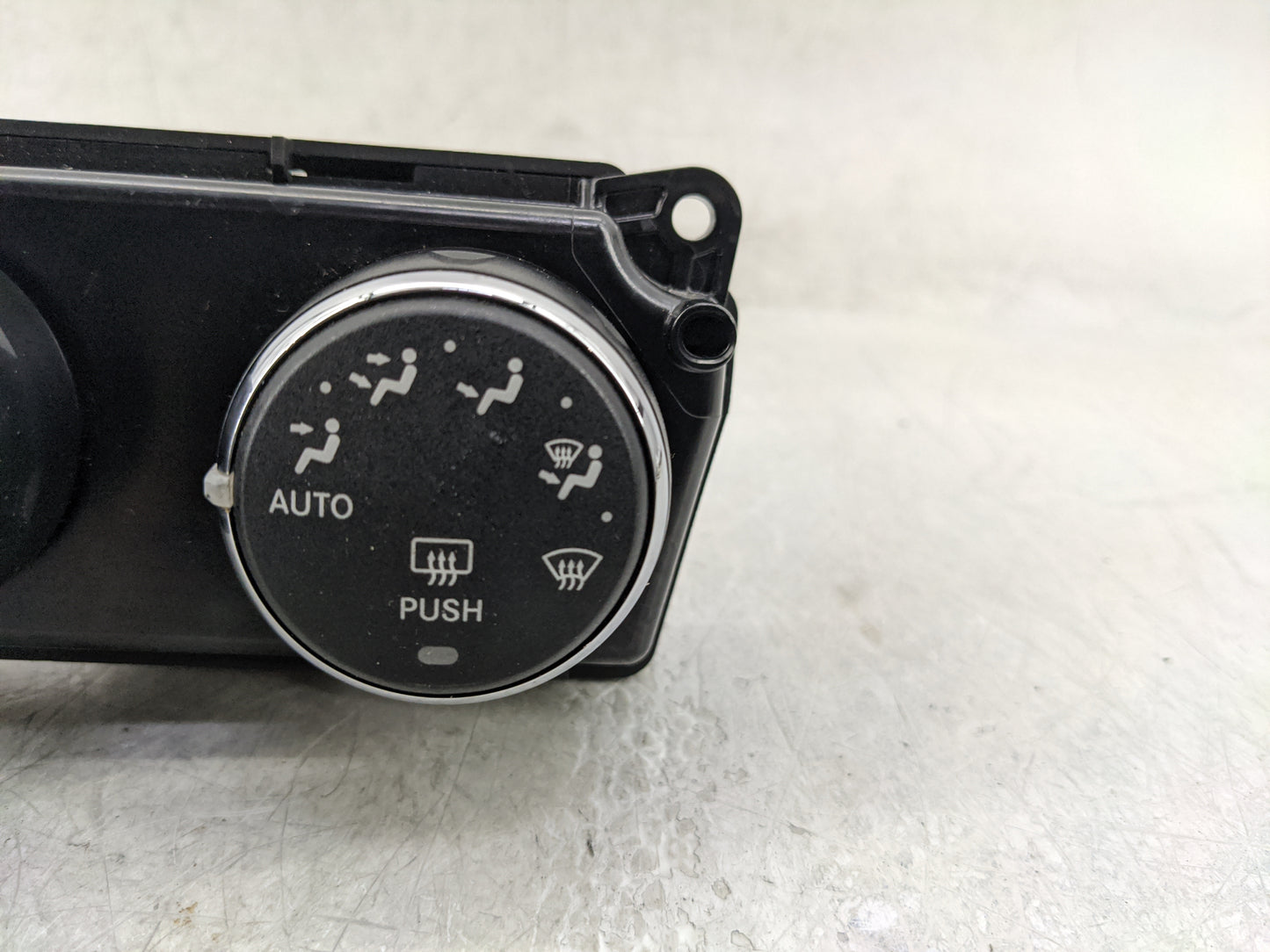 2011-2014 Chrysler 200 Climate Control Module Temperature AC/Heater Replacement P/N:P55111888AI Fits OEM Used Auto Parts - O
