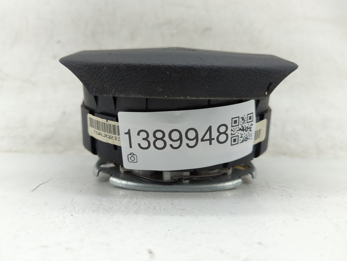 2011-2014 Chrysler 200 Air Bag Driver Left Steering Wheel Mounted Fits Fits 2011 2012 2013 2014 OEM Used Auto Parts - Oemuse