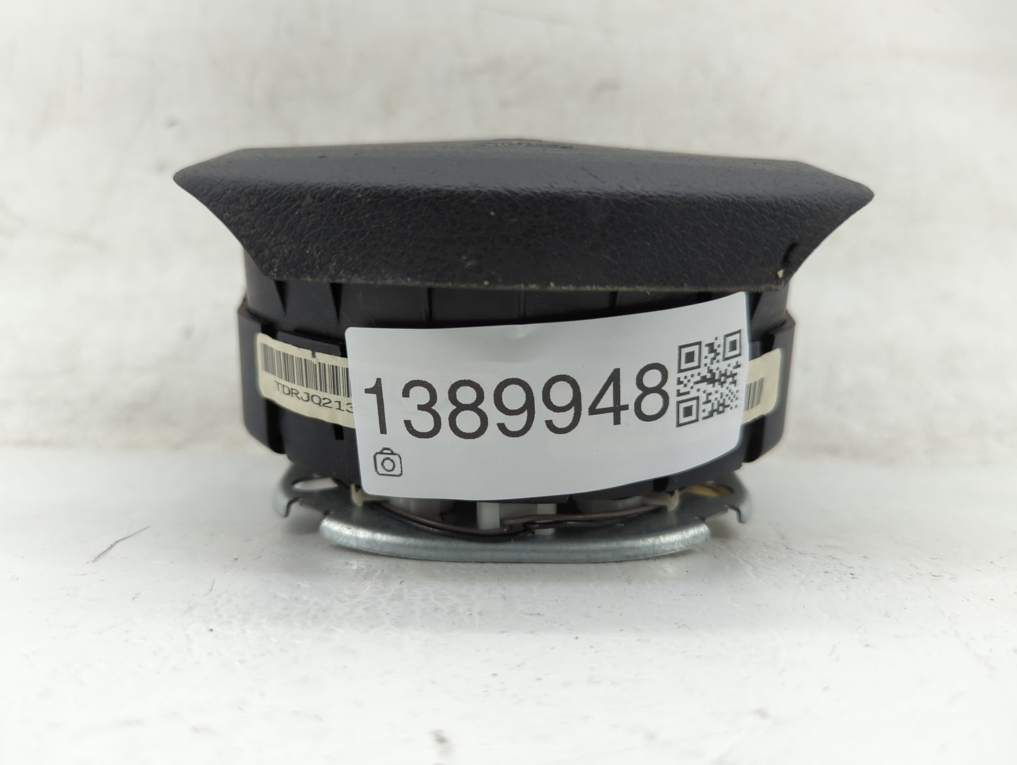 2011-2014 Chrysler 200 Air Bag Driver Left Steering Wheel Mounted Fits Fits 2011 2012 2013 2014 OEM Used Auto Parts - Oemuse