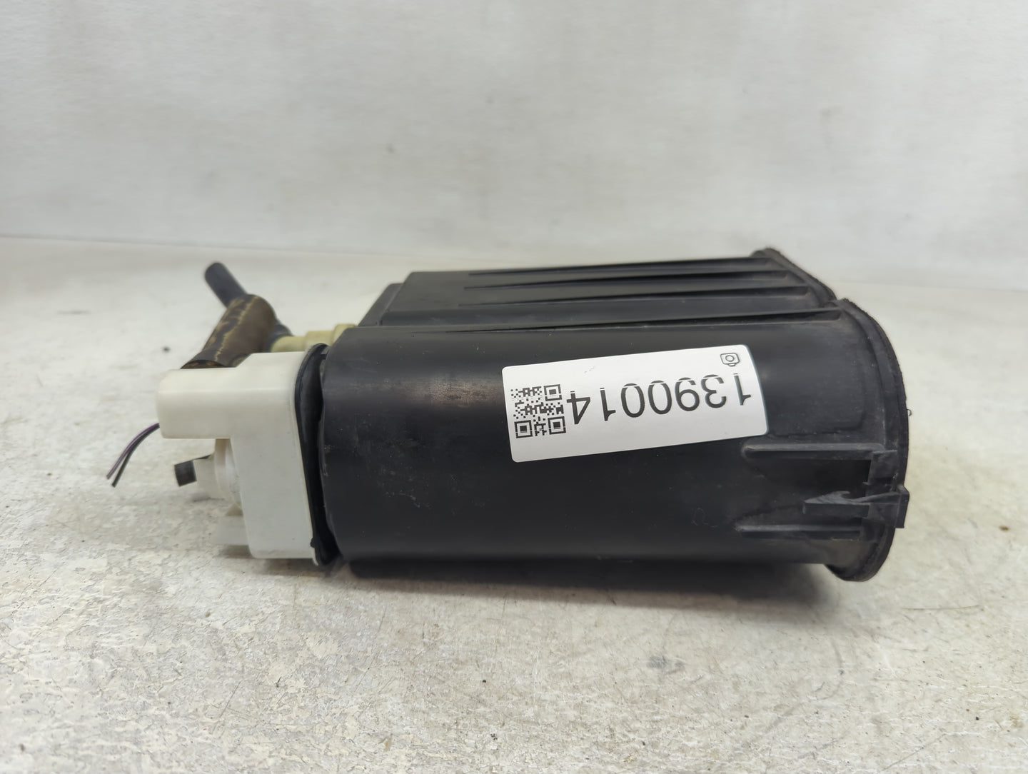 2014 Chrysler 200 Fuel Vapor Charcoal Canister - Oemusedautoparts1.com
