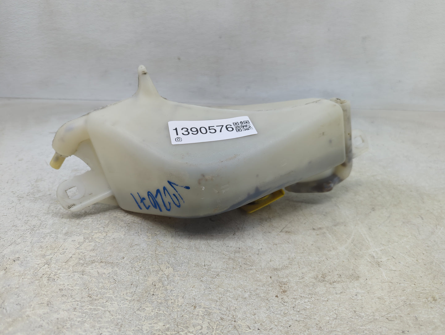 2011-2014 Chrysler 200 Radiator Coolant Overflow Expansion Tank Bottle - Oemusedautoparts1.com