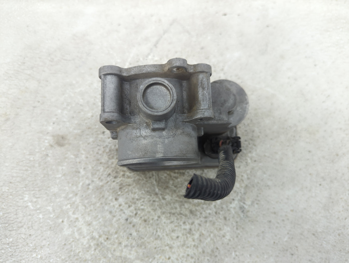 2011-2014 Chrysler 200 Throttle Body Fits Fits 2007 2008 2009 2010 2011 2012 2013 2014 2015 2016 2017 2018 OEM Used Auto Par