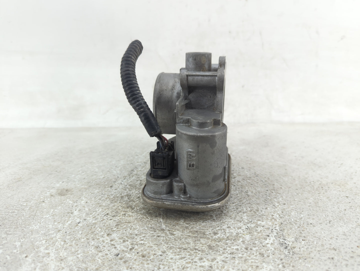 2011-2014 Chrysler 200 Throttle Body Fits Fits 2007 2008 2009 2010 2011 2012 2013 2014 2015 2016 2017 2018 OEM Used Auto Par