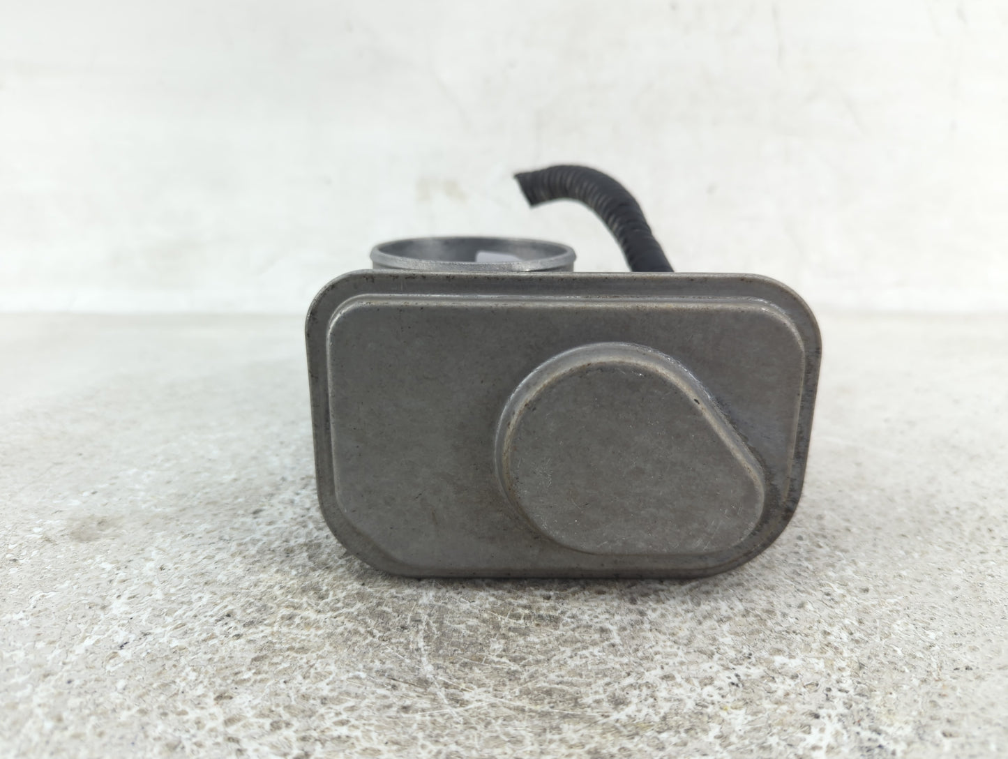 2011-2014 Chrysler 200 Throttle Body Fits Fits 2007 2008 2009 2010 2011 2012 2013 2014 2015 2016 2017 2018 OEM Used Auto Par