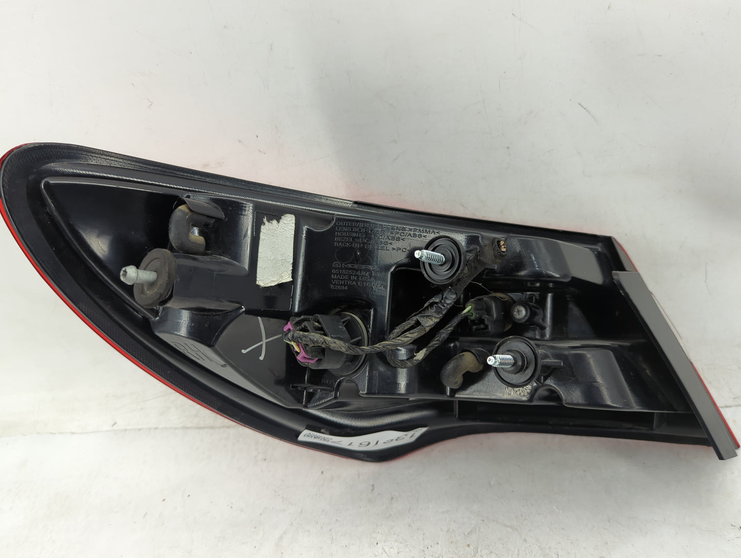 2011-2014 Chrysler 200 Tail Light Assembly Passenger Right OEM Fits Fits 2011 2012 2013 2014 OEM Used Auto Parts - Oemusedau